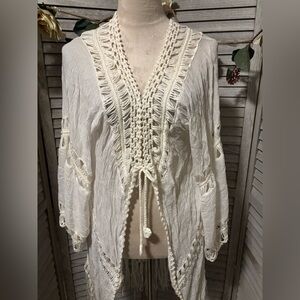 VIVID IMPORTERS Women’s SZ 2X White Crochet Boho Style Vest Cardigan w/ Fringe